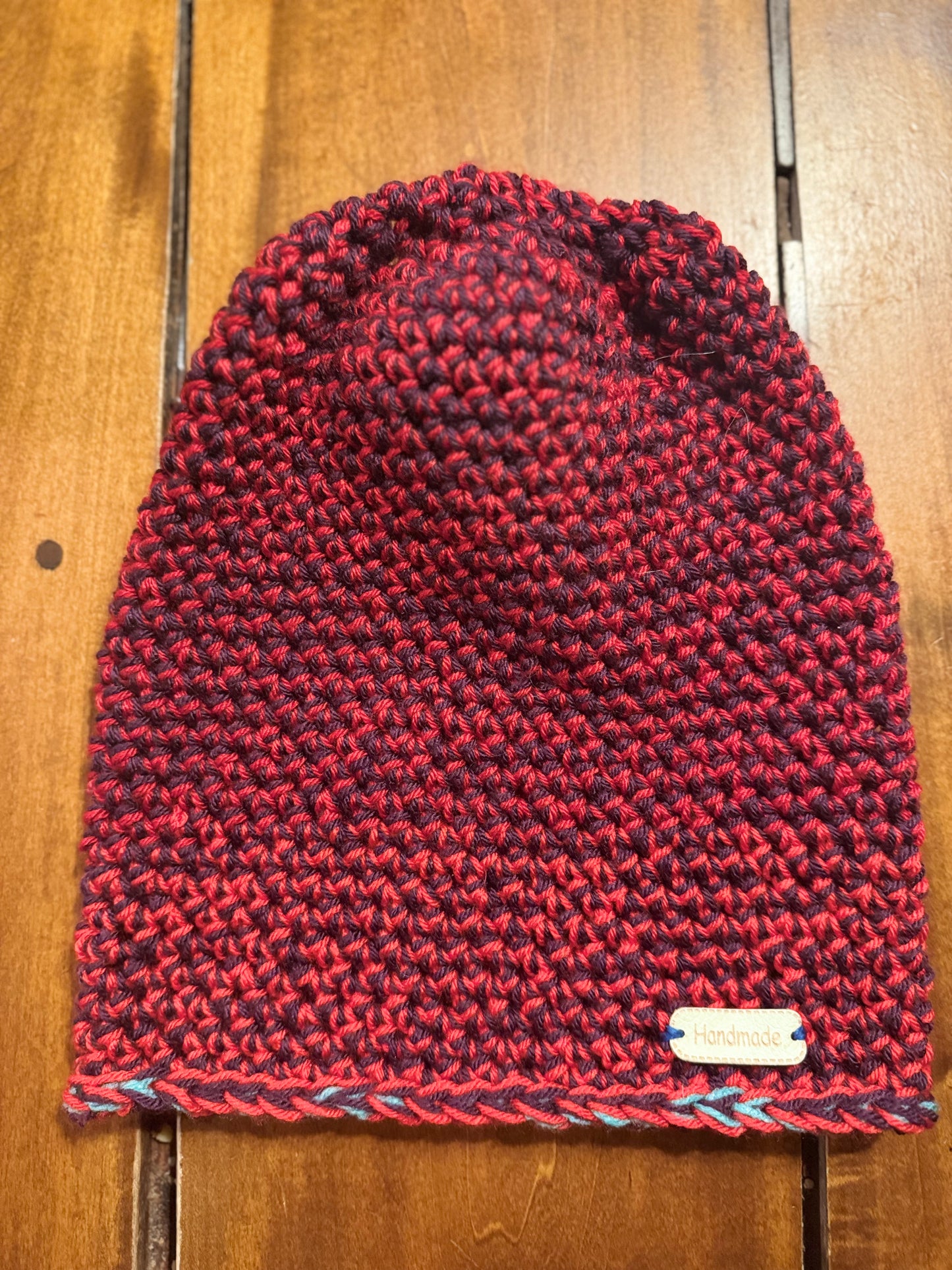 Czerwono-granatowy long z miętową przekreską